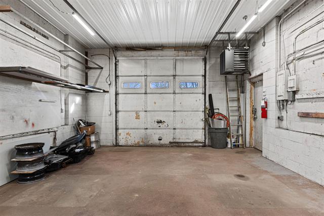 More Photos Of 233 W Clark St, Stevens Point Auto Repair For Sale