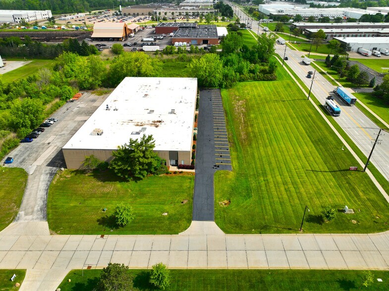 More Photos Of 29601-29607 Hall St, Solon Warehouse For Lease