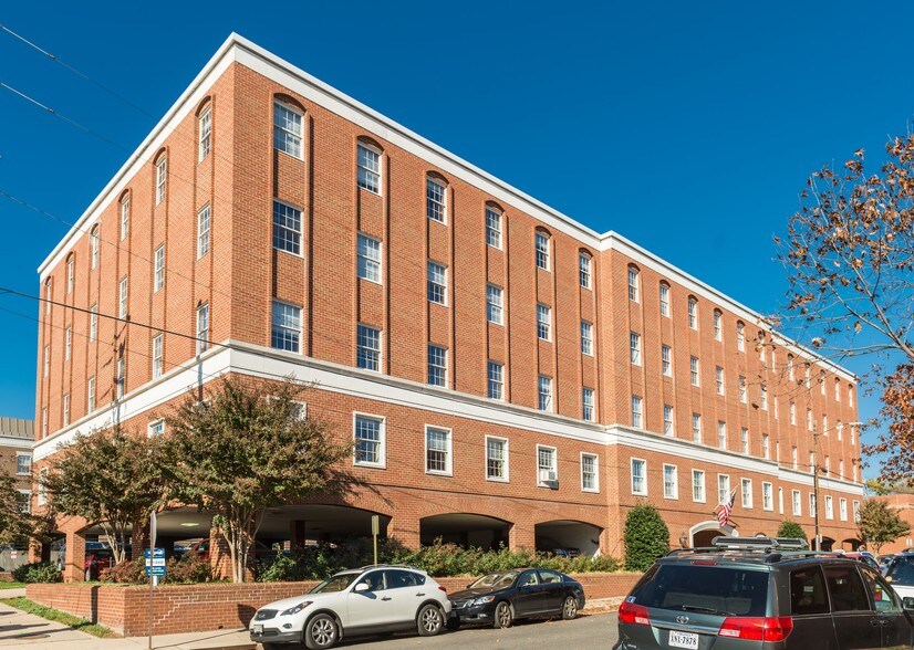 More Photos Of 300 N Lee St, Alexandria Office For Lease