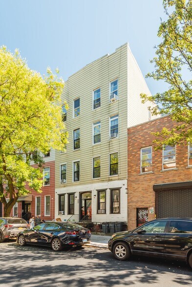 More Photos Of 108 Calyer St, Brooklyn Apartments For Sale