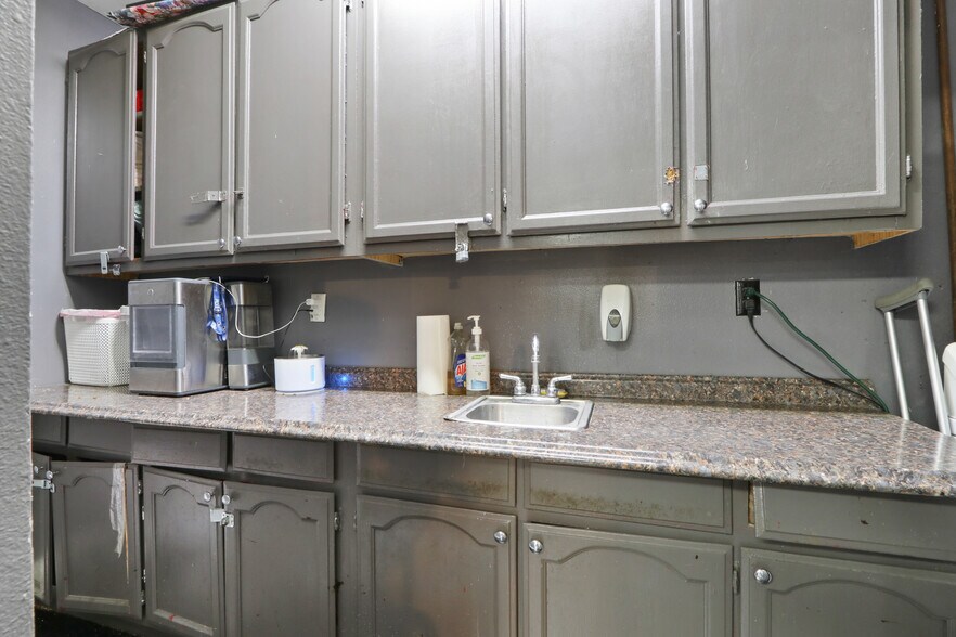 More Photos Of 2517 W Beverly Blvd, Montebello Storefront Retail Residential For Sale