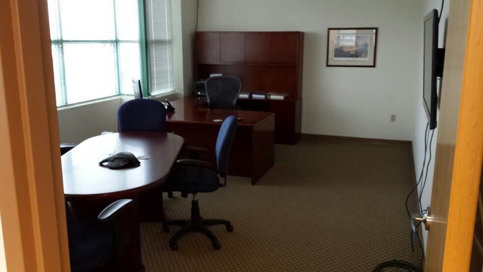 More Photos Of 1 Chelsea St, New London Office For Lease