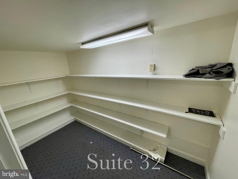 More Photos Of 5201-5215 W Woodmill Dr, Wilmington Medical For Sale
