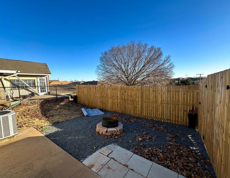 More Photos Of 116 McKenzie Dr, Weatherford Apartments For Sale