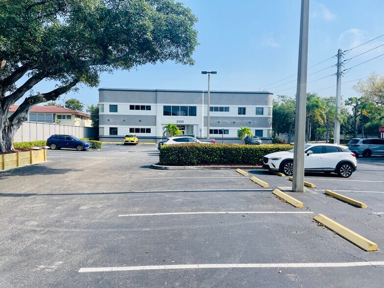 More Photos Of 2100 E Sample Rd, Lighthouse Point Coworking Space