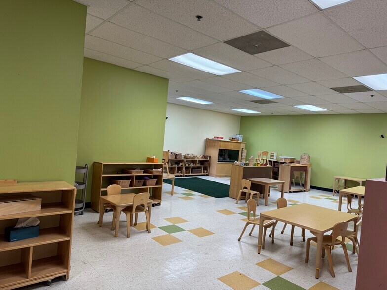 More Photos Of 2557 Us Highway 130, Cranbury Light Distribution For Lease