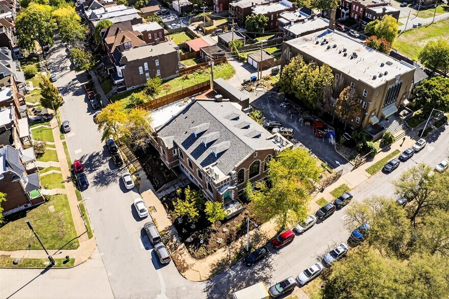 More Photos Of 1034 S Kingshighway Blvd, Saint Louis Office For Sale
