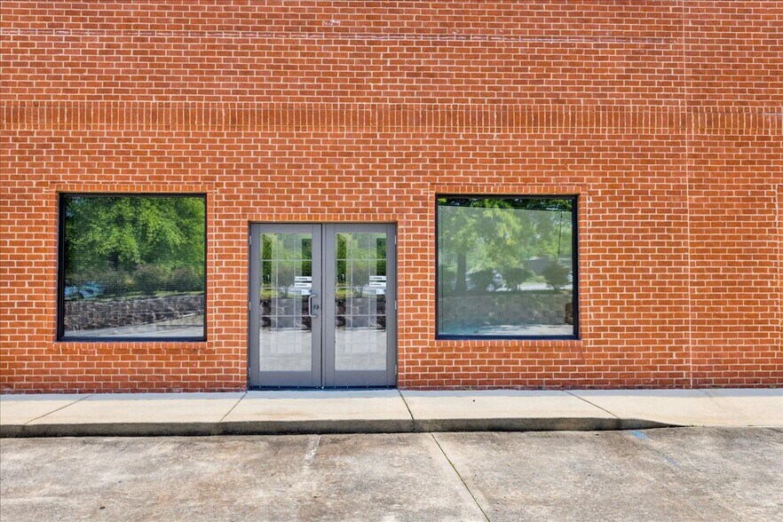 More Photos Of 4725-4735 Norrel Dr, Trussville Office For Sale