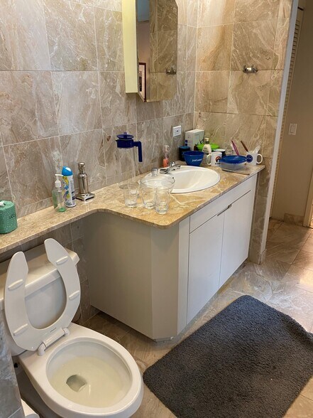 More Photos Of 633 Third Ave, New York Office For Sale