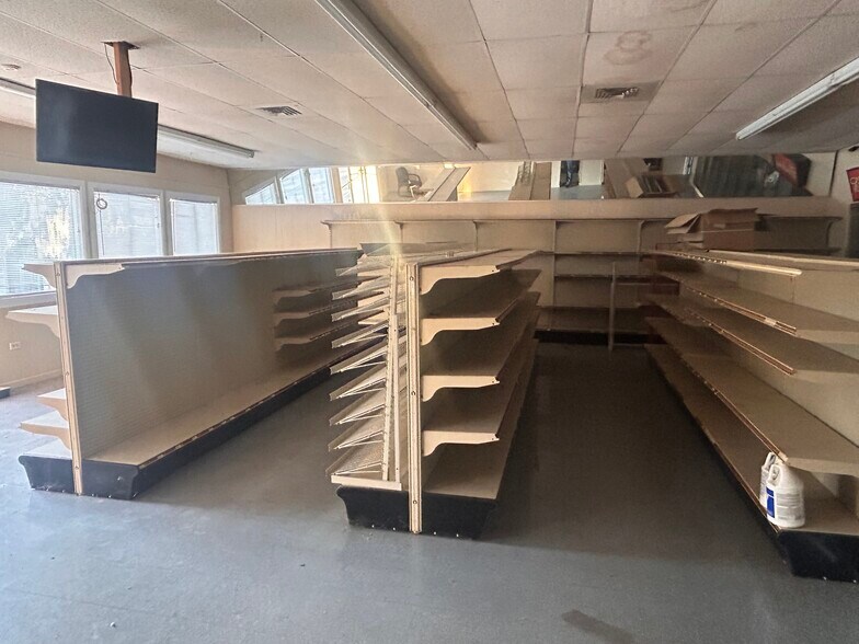 More Photos Of 6523 Harrietts Bluff Rd, Woodbine Freestanding For Sale