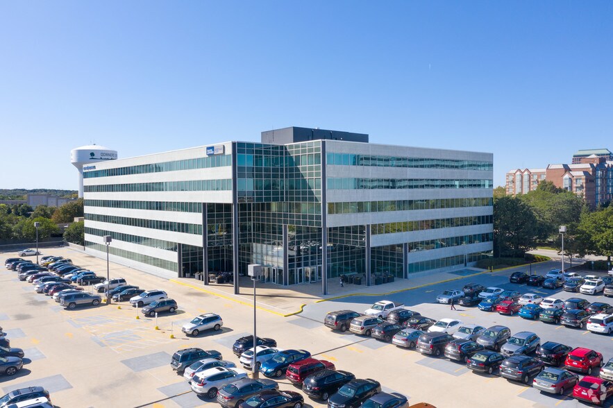 More Photos Of 1431 Opus Pl, Downers Grove Office For Lease