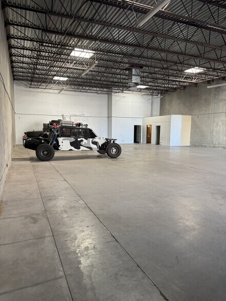 More Photos Of 4770 W University Ave, Las Vegas Warehouse For Sale