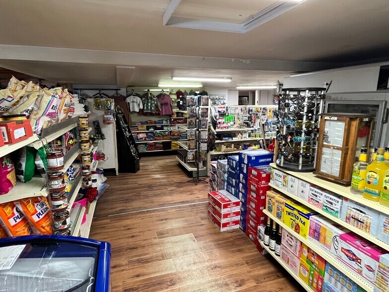 More Photos Of 2600 Otter Av, Tulameen Restaurant For Sale