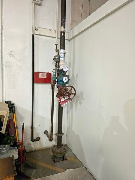 More Photos Of 4960 E Yale Ave, Fresno Warehouse For Sale