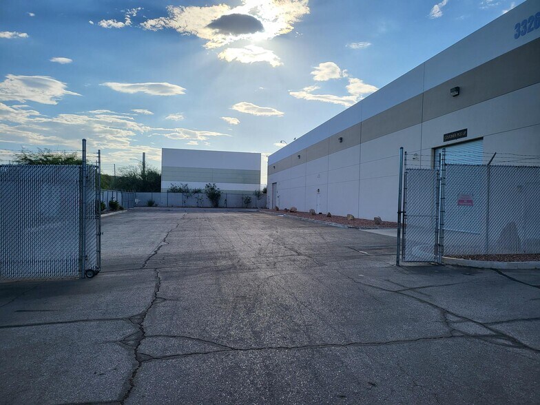 More Photos Of 3326 Ponderosa Way, Las Vegas Warehouse For Lease