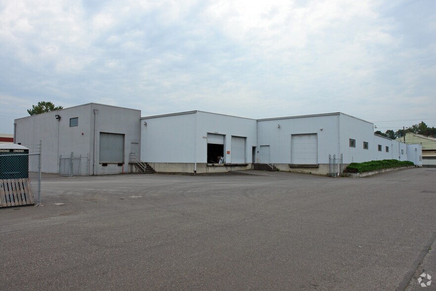 More Photos Of 901 N Columbia Blvd, Portland Warehouse For Sale