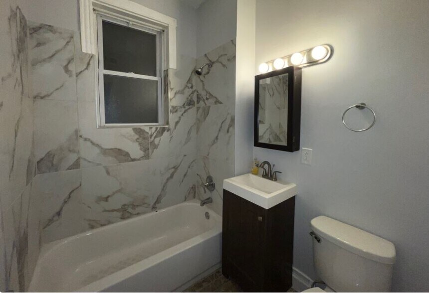 More Photos Of 1721 W 65th St, Chicago Apartments For Sale