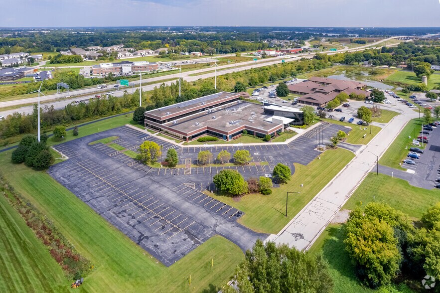 More Photos Of 1451 McMahon Dr, Neenah Office For Sale