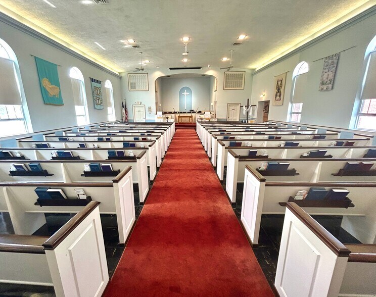 More Photos Of 11565 Pippin Rd, Cincinnati Religious Facility For Sale