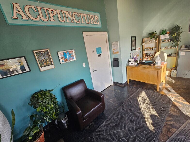 More Photos Of 3753-3757 S Cedar Ave, Minneapolis Storefront For Lease