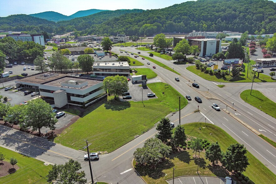 More Photos Of 5301 Bernard Dr, Roanoke Land For Lease