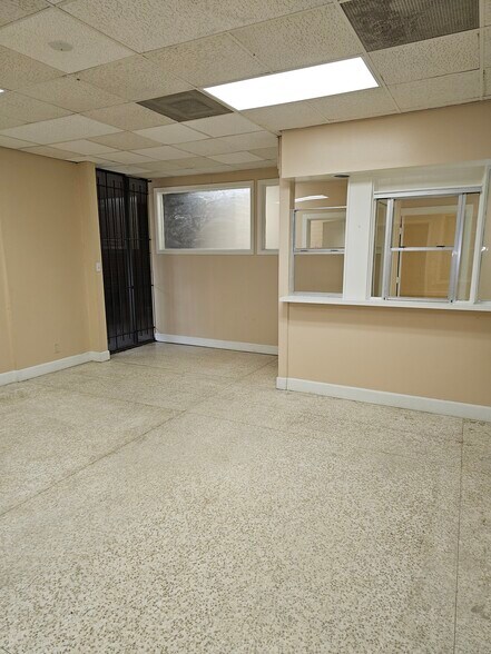 More Photos Of 8300 Homestead Rd, Houston Office For Sale