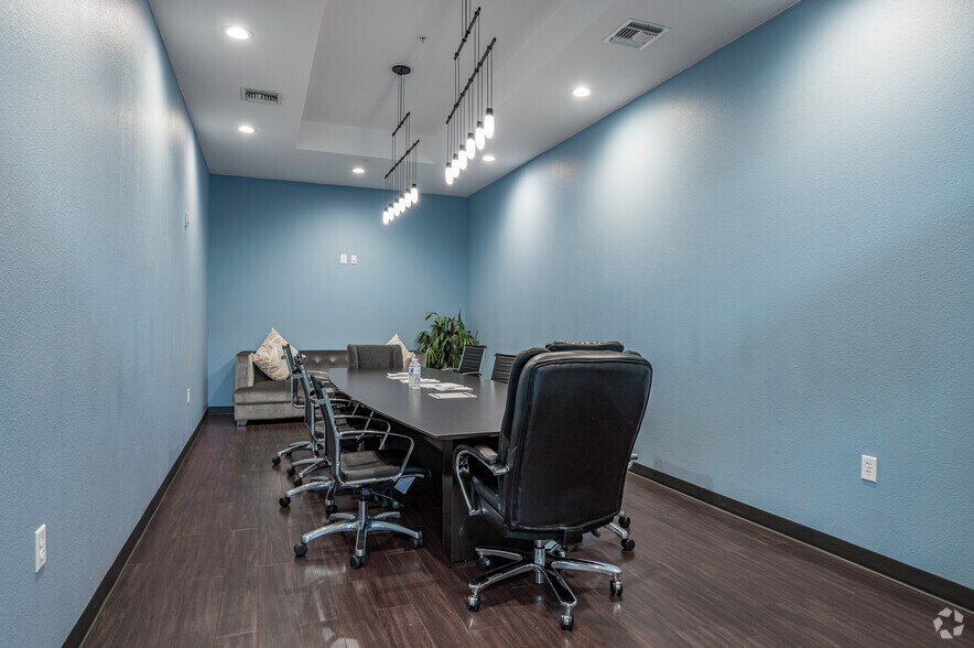 More Photos Of 8479 Davis Blvd, North Richland Hills Medical For Lease