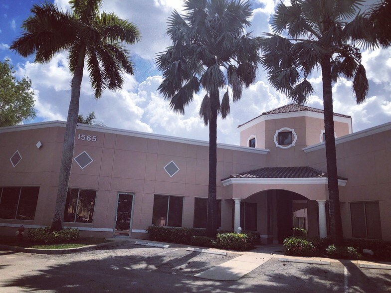 More Photos Of 1565 N Park Dr, Weston Office For Lease