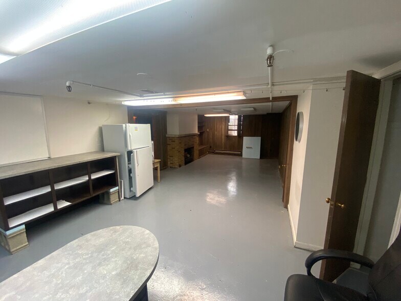 More Photos Of 912 Coolidge Rd, East Lansing Medical For Sale