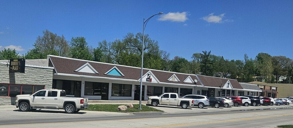 Primary Photo Of 7002-7006 Maple St, Omaha Freestanding For Lease