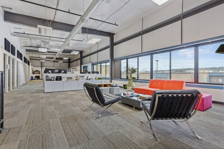 More Photos Of 30 Log Bridge Rd, Middleton Industrial For Sale