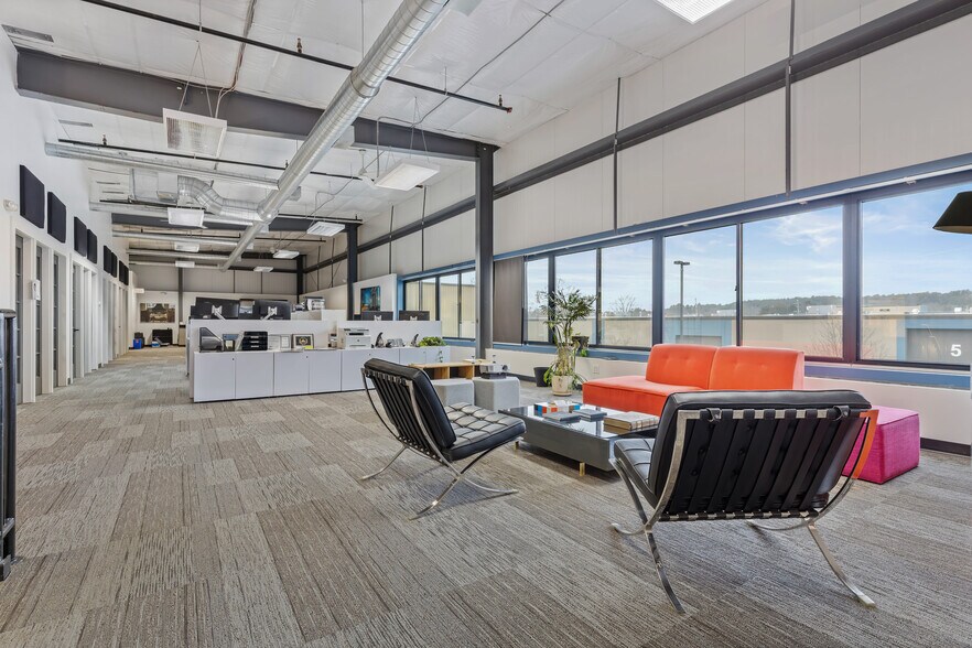 More Photos Of 30 Log Bridge Rd, Middleton Industrial For Sale