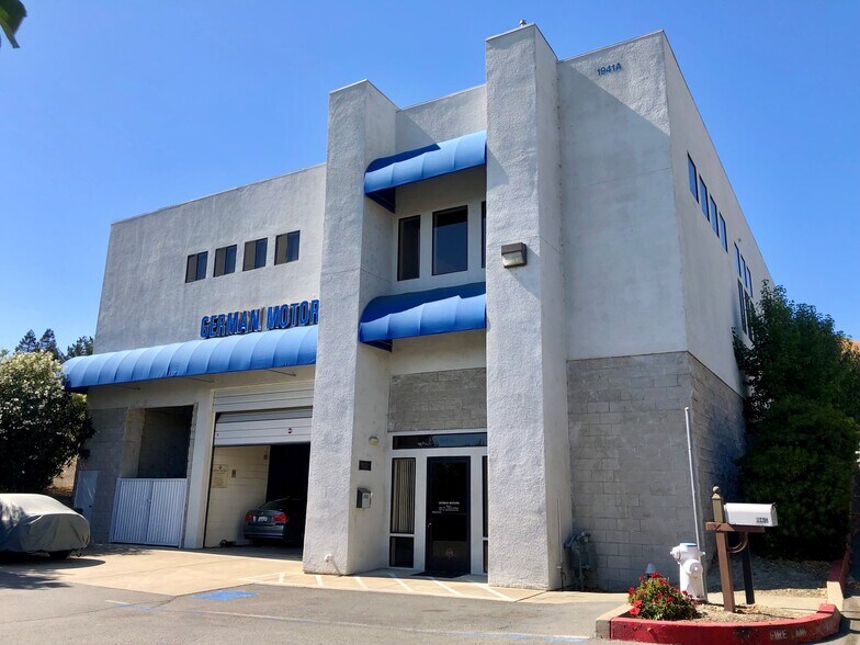 More Photos Of 1941 San Ramon Valley Blvd, San Ramon Showroom For Sale