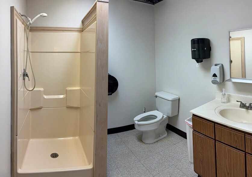 More Photos Of 1100 W Town St, Columbus Industrial For Sale