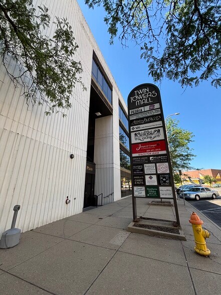 More Photos Of 456 Fulton St, Peoria Office For Sale