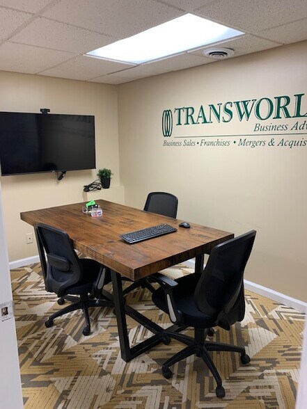 More Photos Of 305 Sonderen St, O'Fallon Medical For Lease