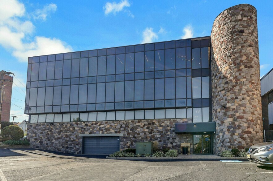 More Photos Of 85 Orient Way, Rutherford Loft Creative Space For Lease