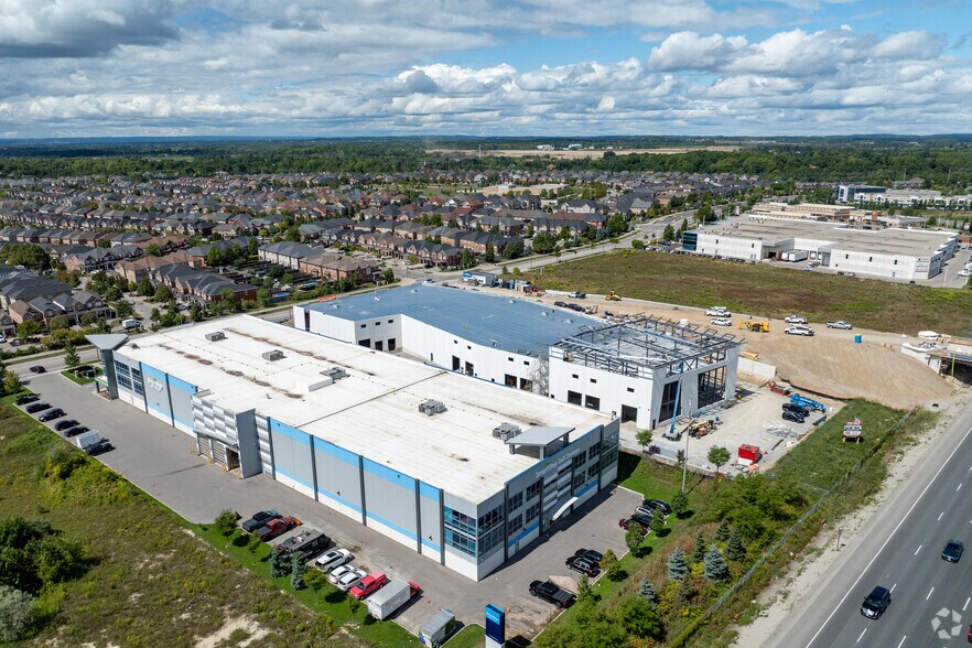 More Photos Of 435 Cityview Blvd, Vaughan Industrial For Sale