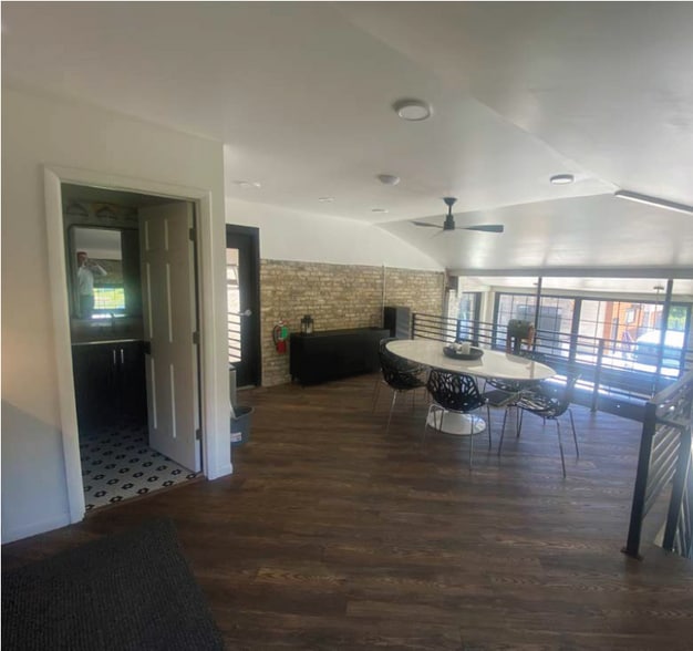 More Photos Of 3178 N Fratney St, Milwaukee Flex For Lease