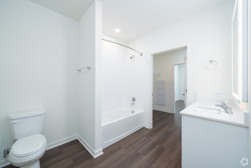 More Photos Of 122 E Northwest Hwy, Mount Prospect Apartments For Lease