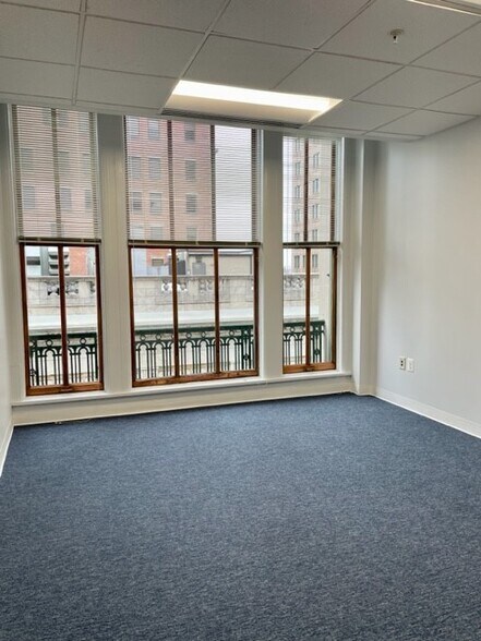 More Photos Of 233 E Redwood St, Baltimore Coworking Space