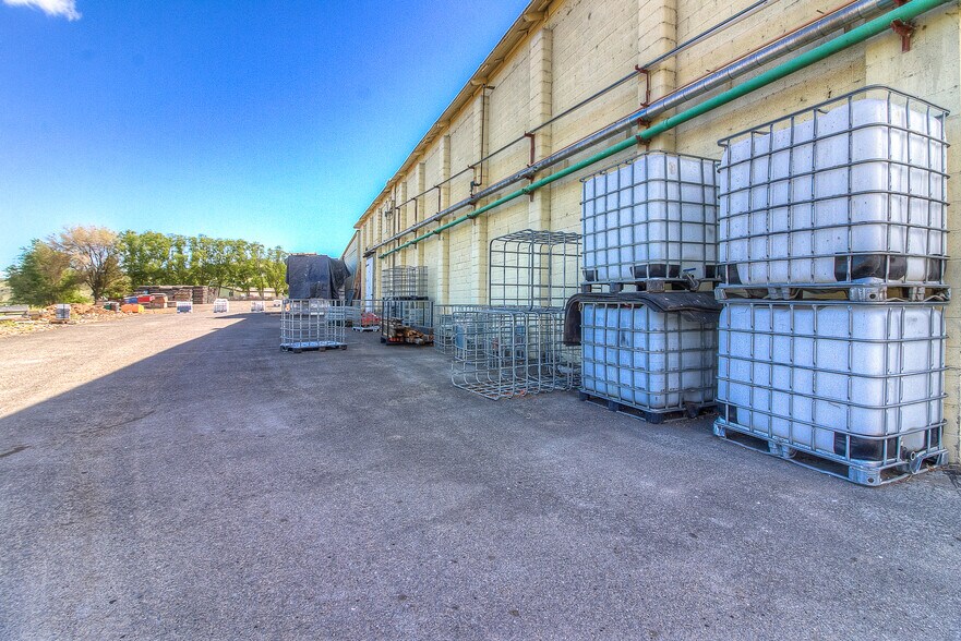 More Photos Of 91 Charlie Ln, Naches Warehouse For Sale