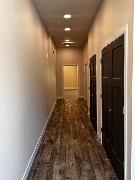 More Photos Of 4554 Forestdale Dr, Park City Light Manufacturing For Sale