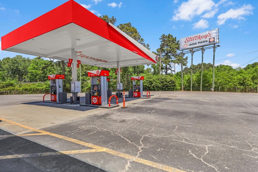 More Photos Of 500 Buff Blvd, Summerton General Retail For Sale