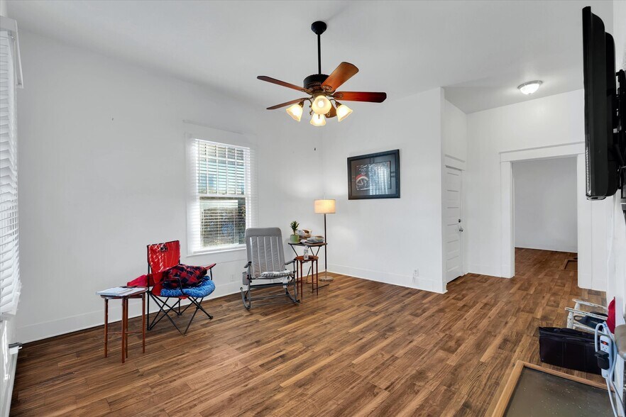 More Photos Of 609 Fair St, Anderson Industrial For Sale