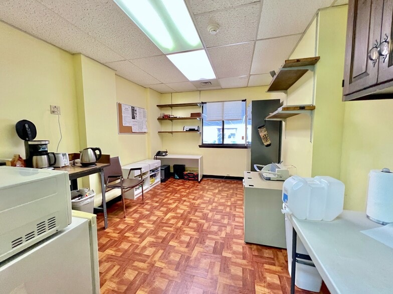 More Photos Of 1500-1516 Bedford St, Stamford Office For Sale