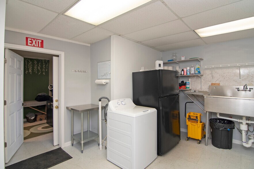 More Photos Of 439 Main Street, Rainelle Storefront Retail Residential For Sale