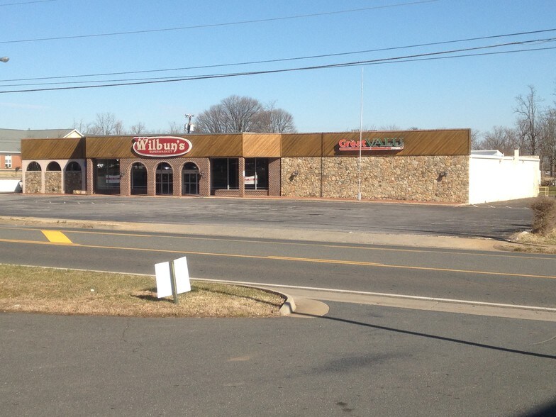 Primary Photo Of 1974 Confederate Blvd, Appomattox General Retail For Sale