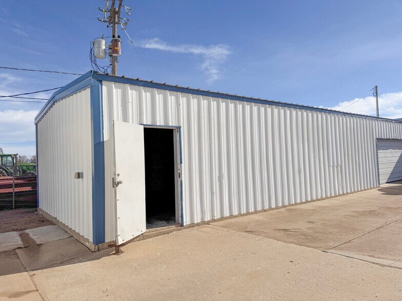 More Photos Of 11730 Highway 152, Pampa Warehouse For Sale