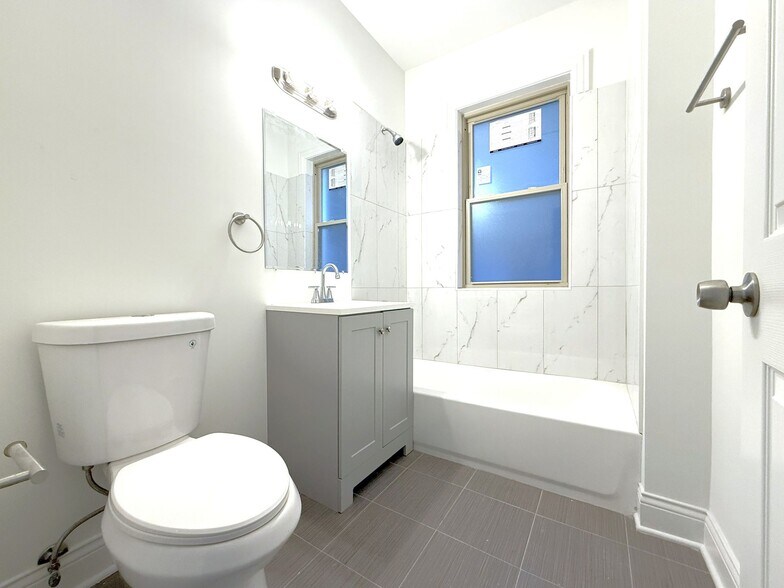 More Photos Of 2905 N Bartlett Ave, Milwaukee Apartments For Sale